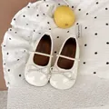 White patent leather Mary Jane shoes for girls with bow detail and soft sole - Size 22 (Inner 13.8cm) / Beige