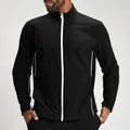 Zwart sportjack voor heren met contrasterende witte ritssluiting en een opstaande kraag. - S / Tops / Zwart