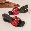 Eleganti sabot rossi con tacco scultoreo da 7cm e dettaglio fibbia argentata di moda - 35 / Rosso