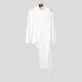 Herren T-Shirt mit weißem Stehkragen, asymmetrischem Reißverschluss und langem Saum - S / Oberteile / Weiß