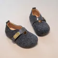 Chaussures chaudes en feutre gris foncé pour enfants avec sangle en cuir et semelle souple - Taille 22 Longueur Intérieure 14.0cm / Gris foncé