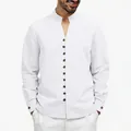 Detail van wit casual herenhemd met lange mouwen, opstaande kraag en bruine knopen. - S / Topje (CW-3) / Wit