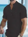 Gros plan d'un t-shirt henley à manches courtes texturé marron foncé avec poche poitrine - S / Hauts / Noir