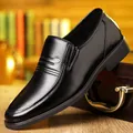 Chaussures de ville classiques en cuir grainé noir pour hommes style mocassins - 38 / Style Toutes Saisons / Noir