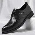 Klassische schwarze Herren-Business-Lederschuhe mit eleganter Spitze und Schnürung - Schwarz