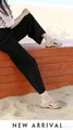 Sandales à plateforme beiges pour femmes avec boucles en métal sur une plage ensoleillée - 36 / Rose Lotus