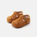 Vintage brown suede toddler Roman sandals with closed toe and buckle for kids - Size 16 (Inner Length 13.0cm) / Yellow