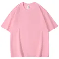 Gedetailleerde weergave van een roze ruimvallend heren T-shirt van puur katoen - S / Tops / Roze