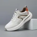 Baskets de sport en maille flyknit respirante pour hommes avec semelles épaisses - 38 / Blanc