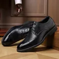 Zapatos de vestir clásicos de cuero negro para hombre con costuras tipo brogue - 38 / Negro