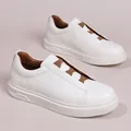 Elegantes zapatillas blancas de cuero vacuno para hombre con bandas elásticas marrones - 38 / Blanco