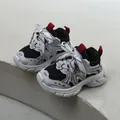 Baskets confortables et respirantes en maille grise pour enfants avec accents rouges - Taille 21 (Longueur de la semelle intérieure 13,5 cm) / A589 Noir Gris