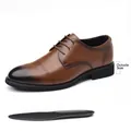 Zapatos de vestir clásicos de cuero marrón para hombre con diseño perforado transpirable - 37 / Estilo Plano / Marrón Cuatro Estaciones