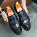 Heren loafers met dubbele gesp, krokodillenprint en plateauzool in donkerblauw - Blauw Verloop Krokodillenpatroon