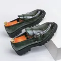 Mocassins à plateforme verts pour hommes avec motif crocodile et doubles boucles. - 37 / Vert foncé