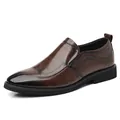 Klassische braune Herren-Business-Slipper aus Leder mit Lochmuster-Details - 37 / Braun Ganzjährig