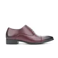 Vue de profil de chaussures habillées en cuir bordeaux pour homme avec patine noire - Bordeaux