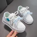 Baskets blanches pour filles avec nœud en dentelle à carreaux bleus et icônes mignons - 30 / Bleu
