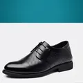 Scarpe eleganti nere da uomo con motivo traforato e rialzo interno di circa 6 cm. - 37 / Nero Traforato con Rialzo (229)