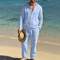 Hellblaues Leinen-Set für Herren mit Kapuze, Henley-Shirt und Hose für den Strand - Hellblau