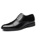 Zapatos Oxford clásicos de cuero negro para hombre con detalles brogue y cordones - Negro