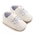 Zapatillas blancas para bebés de 0-1 año, estilo casual vista desde arriba de detalle - Estilo Blanco Puro