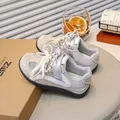 Stijlvolle zilveren mesh sneakers voor meisjes in GAT-stijl met strikborduurwerk - Zilver
