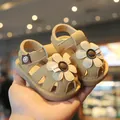 Summer baby girl yellow closed-toe sandals with soft anti-slip sole and cute flower detail - Size 16 (Inner Length 11.5cm) / Khaki