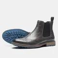 Nahaufnahme von Vintage Brogue Chelsea Boot mit markanter blauer profilierter Sohle - Geschnitzte Chelsea-Stiefel (KD641)