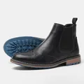 Schwarze Brogue Chelsea Boots für Herren im Vintage-Look mit blauer rutschfester Gummisohle. - Geschnitzte Chelsea-Stiefel (KD644)