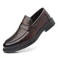 Mocassins en cuir marron pour hommes avec motif perforé pour un style chic et décontracté - Brun Ajouré