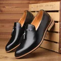 Mocasines clásicos negros con borlas y punta afilada para hombre estilo inglés formal - 38 / Negro (SY8505)