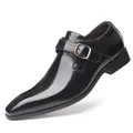 Chaussure habillée noire à bout pointu pour homme avec boucle et finition vernie chic. - 38 / Noir