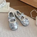 Silberne Mary Jane Schuhe für Mädchen mit eleganten Schleifen und zartem Spitzenbesatz - Silber