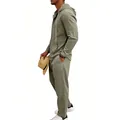 Completo due pezzi da uomo in lino verde oliva con camicia con cappuccio e pantaloni. - Verde militare