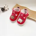 Süße rote Lauflernschuhe für Babys mit niedlichen Bären-Aufnähern und praktischem Klettverschluss - Roter Bär