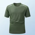 Herren Sport-T-Shirt schnelltrocknend in Olivgrün mit weißen Schulterstreifen - Armeegrün