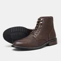 Vista dettagliata di stivali da lavoro marroni da uomo con suola in gomma antiscivolo. - Stile Workwear Retrò (KD6633)