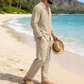 Conjunto de vacaciones beige para hombre con camisa de manga larga y pantalones rectos - Caqui