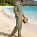 Conjunto de playa relajado para hombre con camisa de lino verde salvia y pantalones - Verde Militar