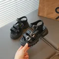 Sandales compensées noires avec boucles réglables et semelles épaisses pour l'été. - Noir