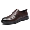 Eleganti scarpe marroni traforate da uomo per affari con design classico e lacci scuri - 37 / Vestibilità regolare / Marrone Traforato