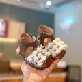Sandalias marrones para niñas con flores blancas y suela suave antideslizante para bebés - Marrón
