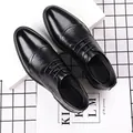 Scarpe da uomo in pelle nera traspirante con un aumento di altezza di circa 6 cm - 37 / Stile gentiluomo britannico / Nero (Traforato e Rialzo Interno)