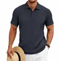 Nahaufnahme eines dunkelblauen Herren-Strick-Poloshirts mit vertikalem Zopfmuster-Jacquard - Marineblau