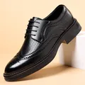 Chaussures Brogue homme noires à motif perforé et bout pointu pour le business - 38 / Noir Ajouré