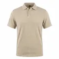Primer plano de polo beige para hombre con textura de jacquard de punto y botones - S / Caqui