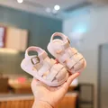 Roze babysandalen met zachte zool en gespsluiting voor pasgeborenen en baby's - Roze