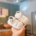 Comfortabele beige babysandalen met zachte zool en gesloten neus bescherming voor baby's - Beige