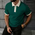 Detail van donkergroen poloshirt voor heren met contrastkraag en ritssluiting - Donkergroen